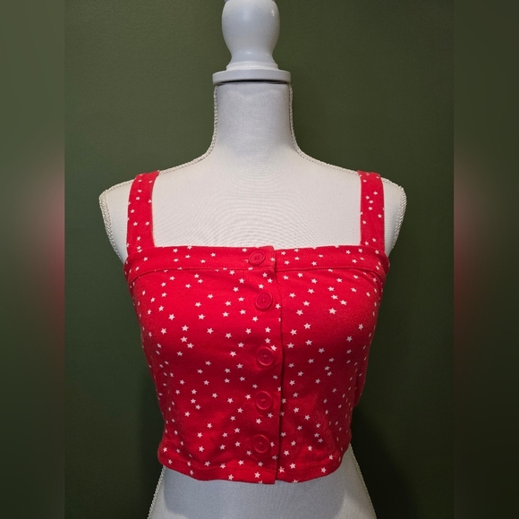Red Sleeveless Square Neck Crop Tank Top - Picture 2 of 6